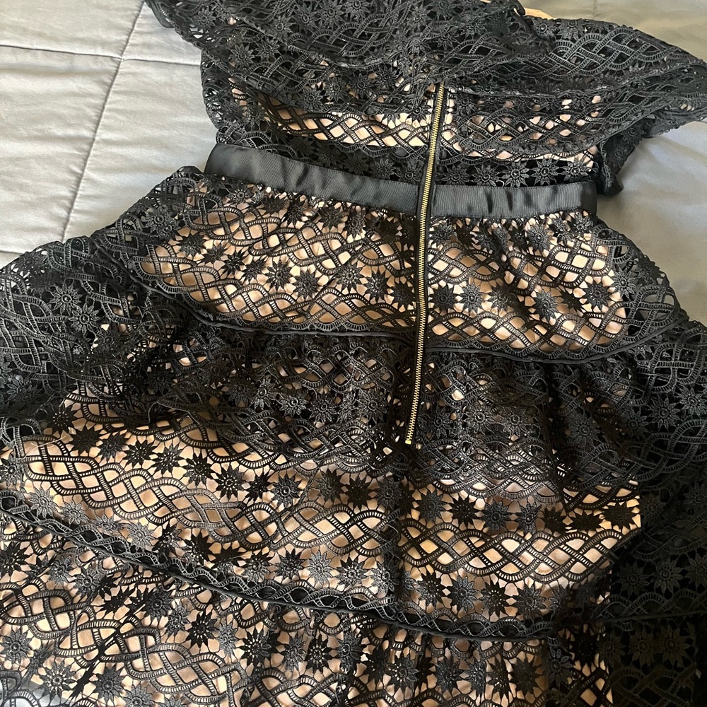 Self portrait dress like new. Black , lace size 6 - Picture 8 of 9